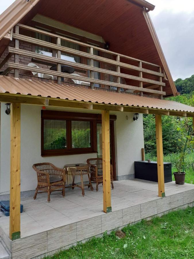 Cottage Forest Stream Visoko Exterior photo