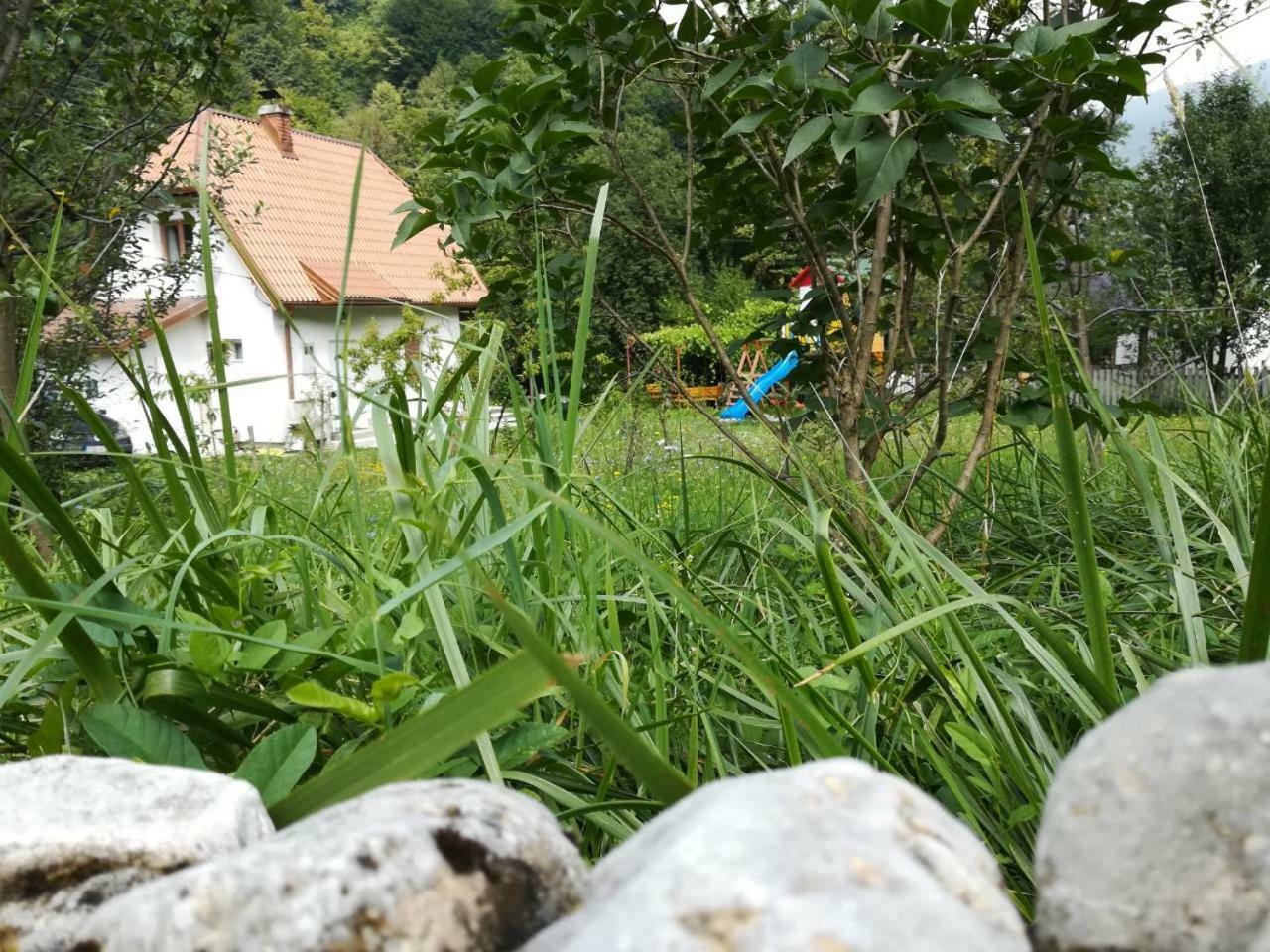 Cottage Forest Stream Visoko Exterior photo