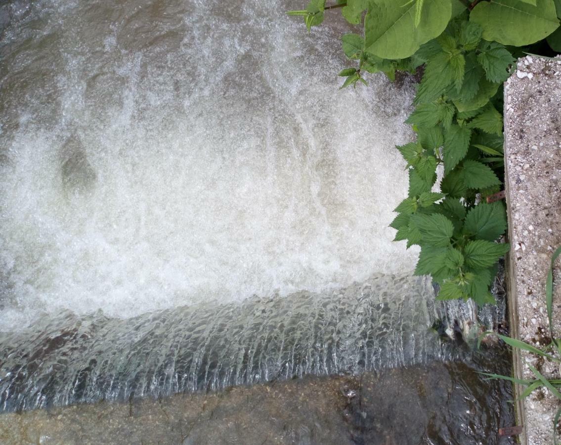 Cottage Forest Stream Visoko Exterior photo