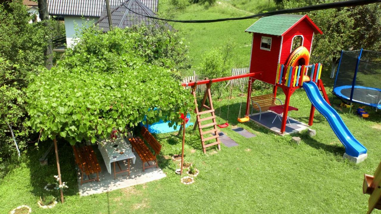Cottage Forest Stream Visoko Exterior photo